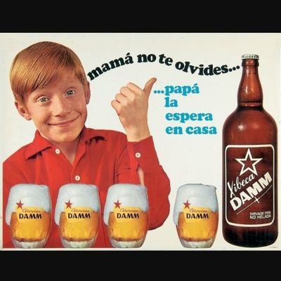 Del salón, en el ángulo oscuro. Antiguo Solar perro caca