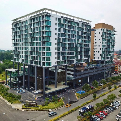 D’Wharf Hotel & Serviced Residence is strategically located in the heart of Port Dickson, Negeri Sembilan. It has 303 fully furnished rooms and meeting rooms