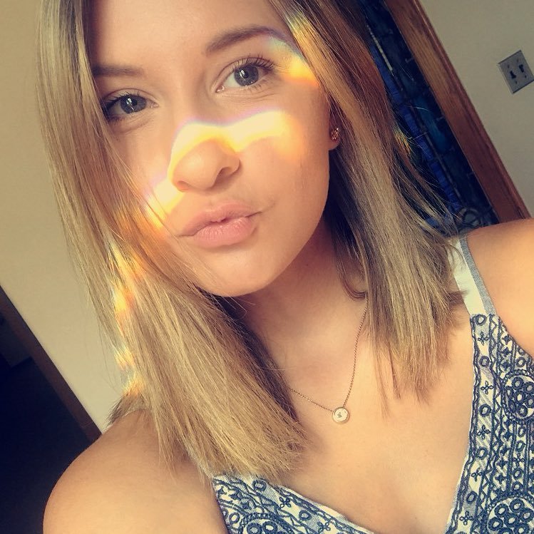 grace_ruhlman's profile picture. no mistakes only happy accidents