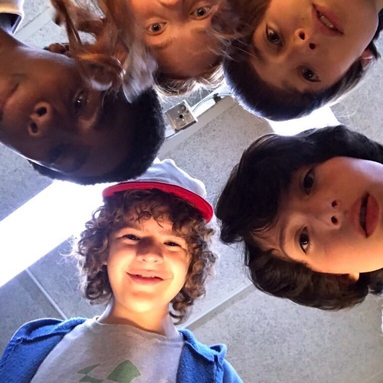 matrixmystery's profile picture. 🌬Marvel, Dc and anime ruined my life. i like to read and pensar en la vida porque soy una persona muy dramática ☁️