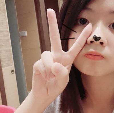 SUNSNiiA's profile picture. 