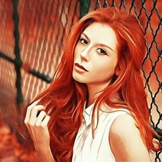 I am Graphics Designer ( Soy diseñadora gráfica ) having more then 5 years of Experience. I've worked as a Adobe Photoshop & Adobe Illustrator.