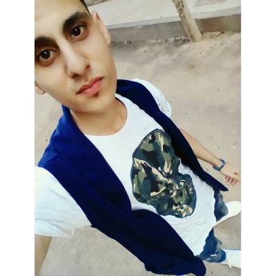 .لست أمير ولا صٱحب سمؤو ولگني منذ أن .خلقـت أشعـر أننـي ملـگ!