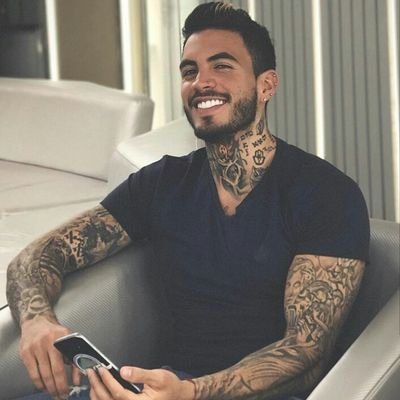 CarlosJRU1's profile picture. 