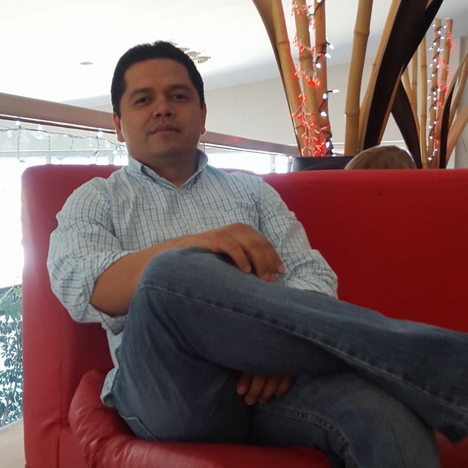Arquitecto, apasionado por mi familia, la musica y la arquitectura...