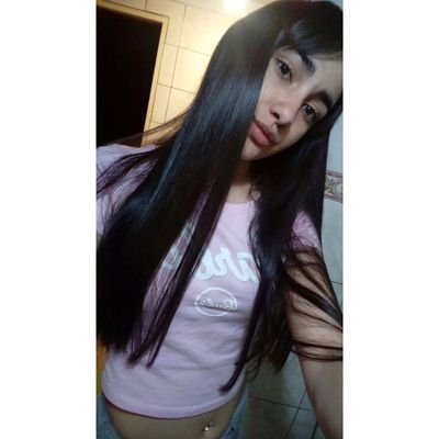 oribelenok's profile picture. otra vez me agarras la mano antes de caer.