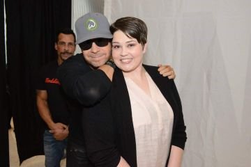 LittlePinkStone's profile picture. I wish I was the moon tonight. #BTS #nkotb #ufc #gameofthrones