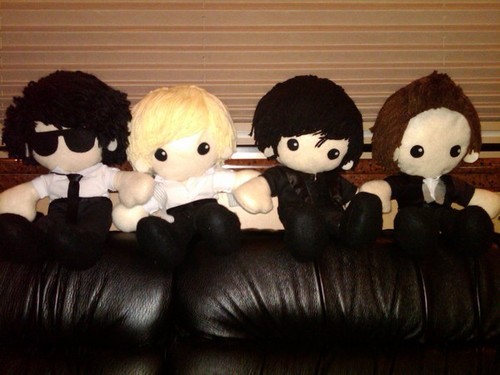 Hey there! We're @honorsociety, in doll form!! Yes, we sing too! :D  |  P.S. We found our creator! @Viviolie! :D