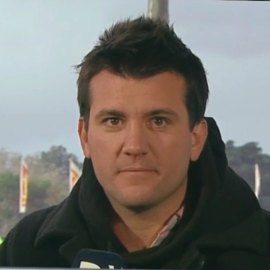Rugby: exjugador, Referee. Experto en columna. Hice radio en Arg. Duermo poco. Acá, las opiniones son personales / El Cattivelliextra no se pincha.