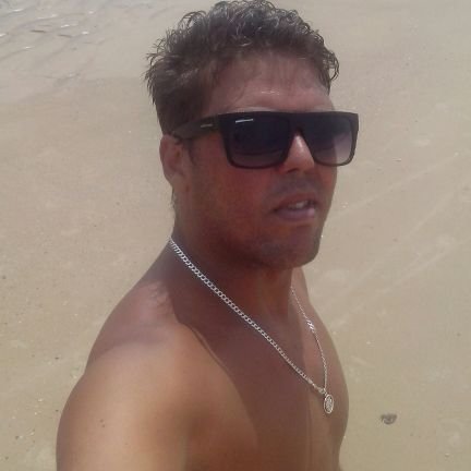 Surf.Natureza.Praia.Pazz e Amor!
Vamo que vamo! Aloha.