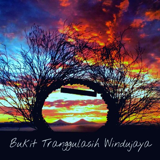BUKIT TRANGGULASIH ... TEMPAT UNTUK KALIAN YANG MAU NONGKRONG NIKMATIN UDARA SEGAR, MENIKMATI TEBARAN LAMPU KOTA MALAM HARI, ATAU CAMP BERMALAM MENUNGGU SUNRISE