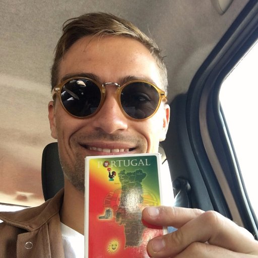 Página de fãs do Rhys! Updates e muito mais sobre o teu artista favorito 🍀
Rhys fanpage! Updates and much more about your favourite artist!
Insta: rhyslewispt