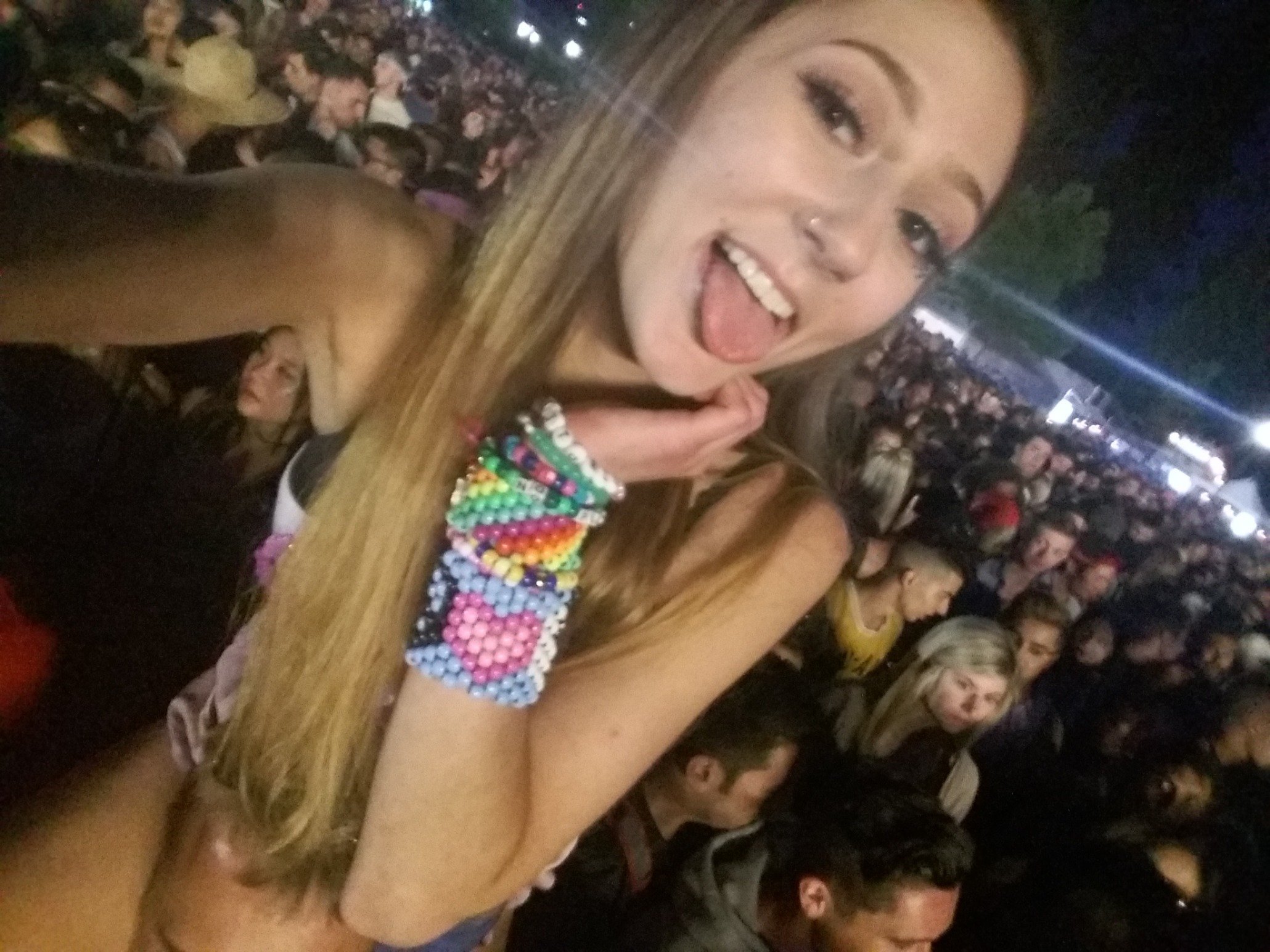 hippiehiigh's profile picture. live and let live.