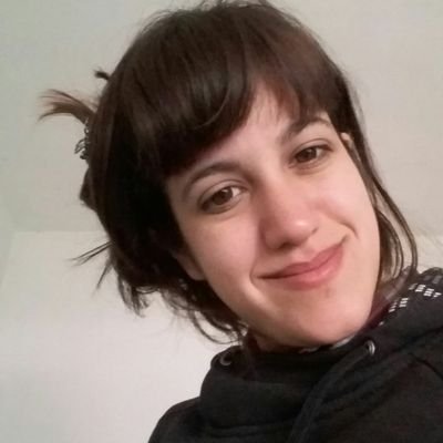 MayParedess's profile picture. La vida sin problemas es matar el tiempo a lo bobo.    .                                                               Estudiante de Contabilidad UBA.