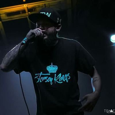 BKNOW ( Born Knowledge) aka Blunt Beezy 

Act Bad Records/ Unlimited Sounds publishing and distribution emcee 

Views from the couch now available.