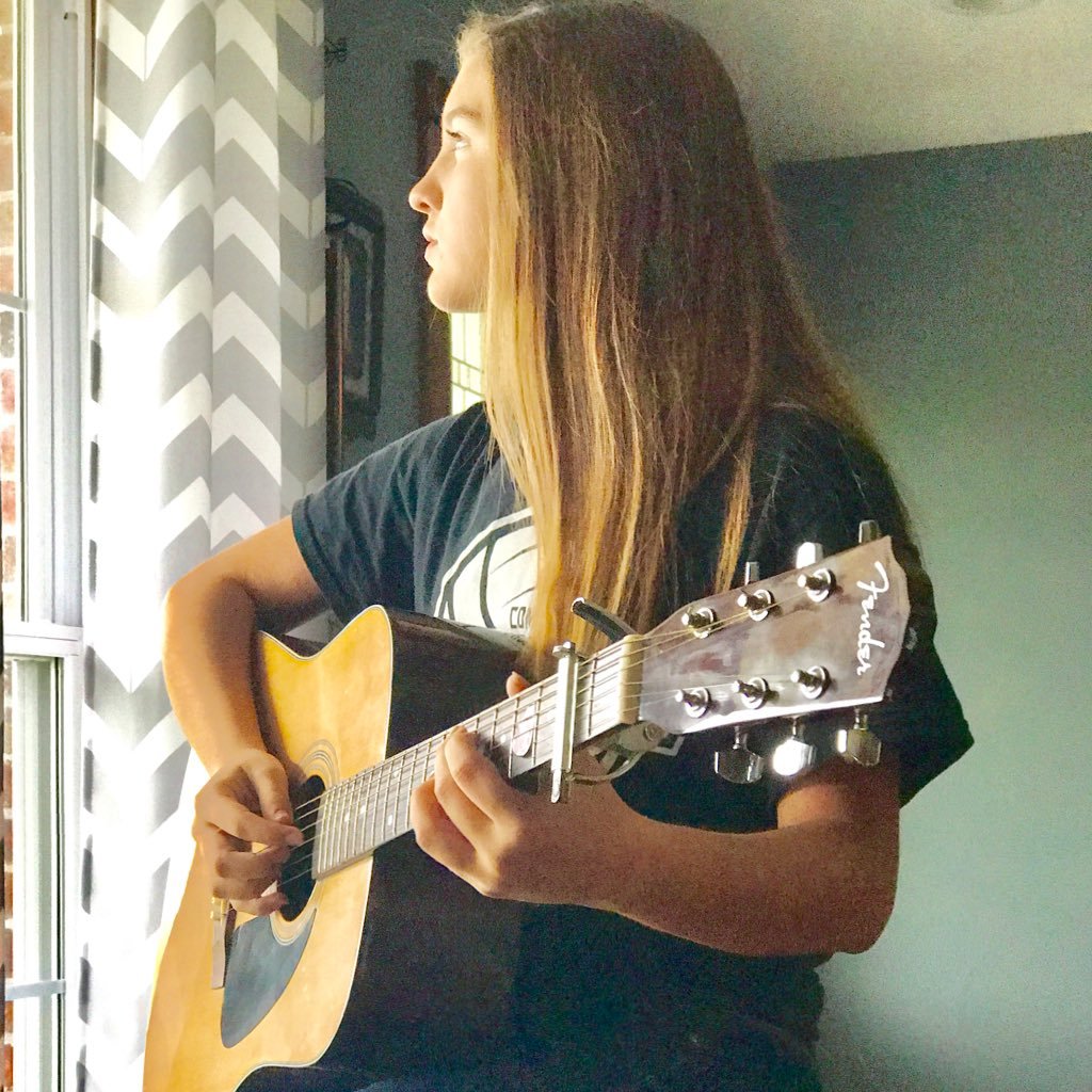 PundRosa's profile picture. Perry Central💚