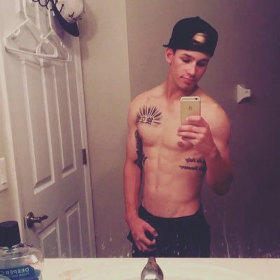 Jakeskyewalker's profile picture. Animal lover. science geek. Indigo child 🤙🏽 #worldpeace #GoodVibes