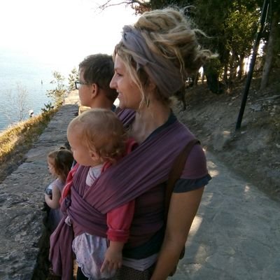 sunandflowersdb's profile picture. 