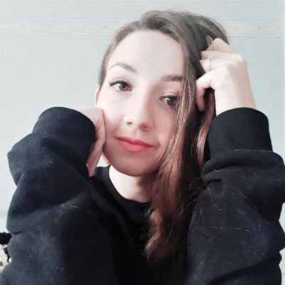 graindemalys's profile picture. 26 ans 
Auteure de #terrangienne 
- Mariée - Maman émerveillée  - Chanteuse de salle de bain