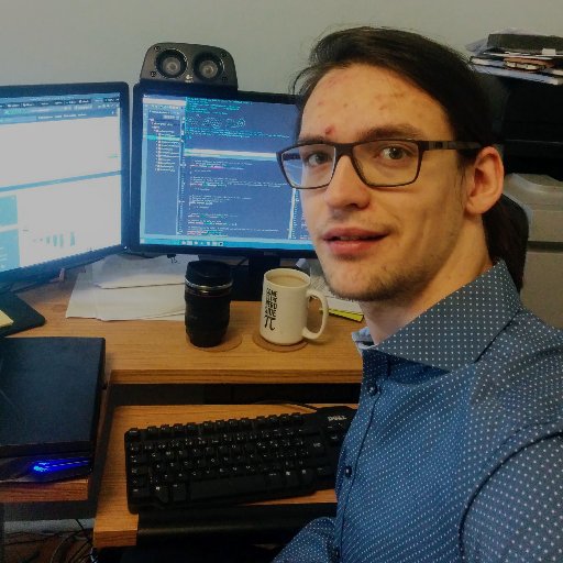 Étudiant en génie informatique, programmeur, enthousiaste BSD, sympathisant linux, sysadmin, photographe amateur, plongeur et musicien.