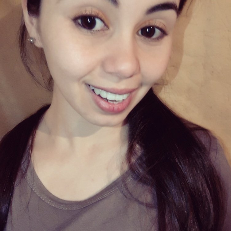 Casada, y con 2 maravillosos y divinos hijos!!
Mica_Marce❤