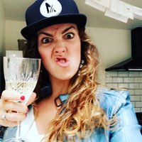 Katy Reeves (@freakybutton) 's Twitter Profile
