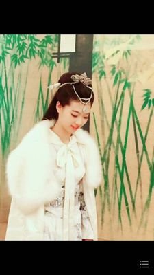 CaitlinLyraQu's profile picture. 