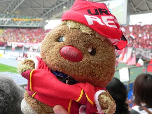 UGO UGO! Me llamo Gozita.   Me encanta el futbol y Momoiro Clover Z!  浦和レッズとももクロを応援してます！