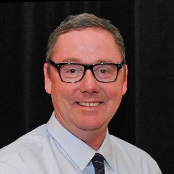 Technical writer, book author and former journalist who’s an avid golfer and skier too!