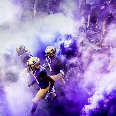 I hope this page can be a space for Husky Football discussion for the other Fanatics out there | focus is on recruiting and game analysis | @devinmatthew96