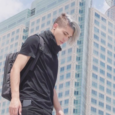 shoot me a message ~ twitter friends are welcome (He/They)