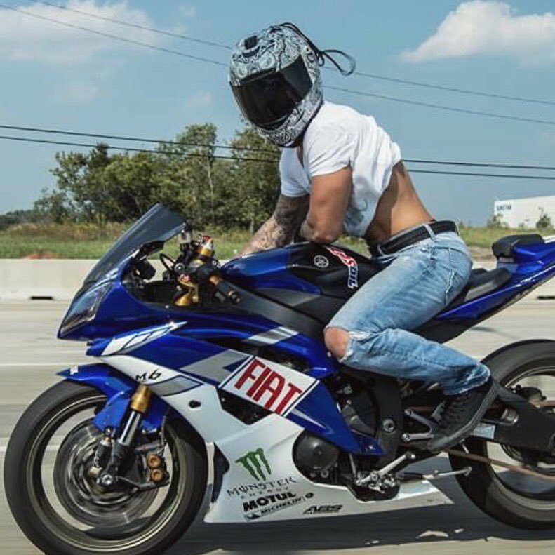 xAotIcNaPk1ns's profile picture. Live before you die