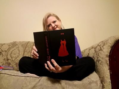 BookTuber, Subscription box obsessed, Mom, Wife, Queer, Book Lover!