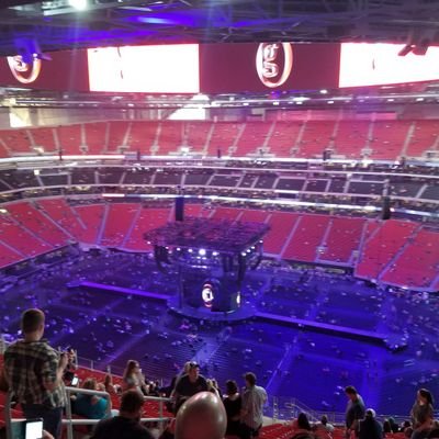 Phoenixfae's profile picture. Just me being me - mom, friend, daughter, sister, and now WIFE