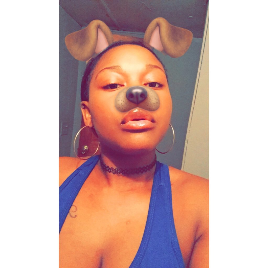 Essie759's profile picture. 💗Goofty😌Not Friendly😝5'0🙄🌺Jamaican Mix✨Lesbo💦👑🌈Leo♌️