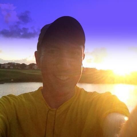 Avid runner, stock market junkie, believe in less government & more capitalism. Disney nut, act like a kid, nerdy, techie, goofy… about sums me up!!