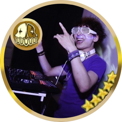 dj_Chara_Oh's profile picture. 🔽A-POPイベント(アニクラ)に生息していたマスクドDJ🔽チャラいのは見た目（しかも平成の）だけの中身はチキンおじさん🔽技術は大してなく拘りもないがイベントに誘われたら二つ返事で引受可🔽@aoduki はソウルブラザー🔽コーヒー☕とビール🍺のツイートが多め