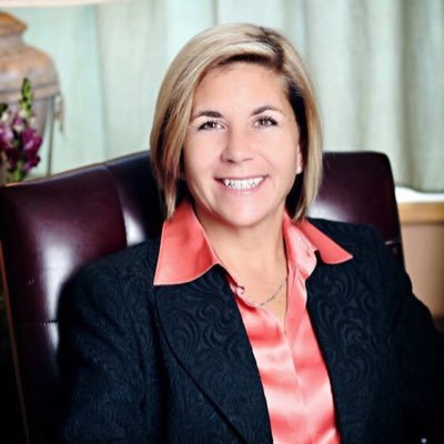 Jendelaye's profile picture. CEO of @TheJDKGroup and @Metalaye.     COO of @intagsystems