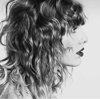 I love @taylorswift13, @BTS_twt, the @janoskians, @james_yammouni & Silverchair. 💘💕