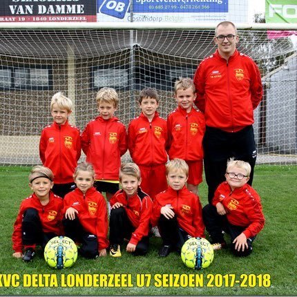 stino90's profile picture. zot van voetbal, maakt graag plezier, graag onder vrienden.