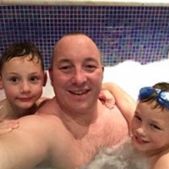 Am Mr Allen C Greg.
Single Dad with 2 Great kids#Michael#James#the boys lol.
Hater of lazy people ,supporter of good government,Easy going,No porn please.