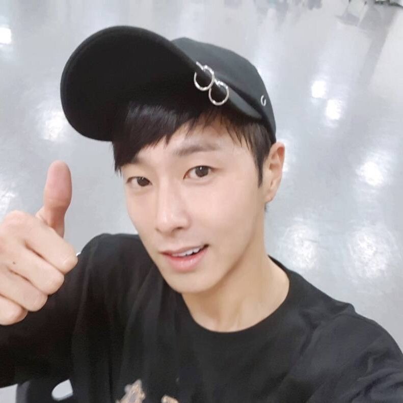 tvxqwamwgt's profile picture. 