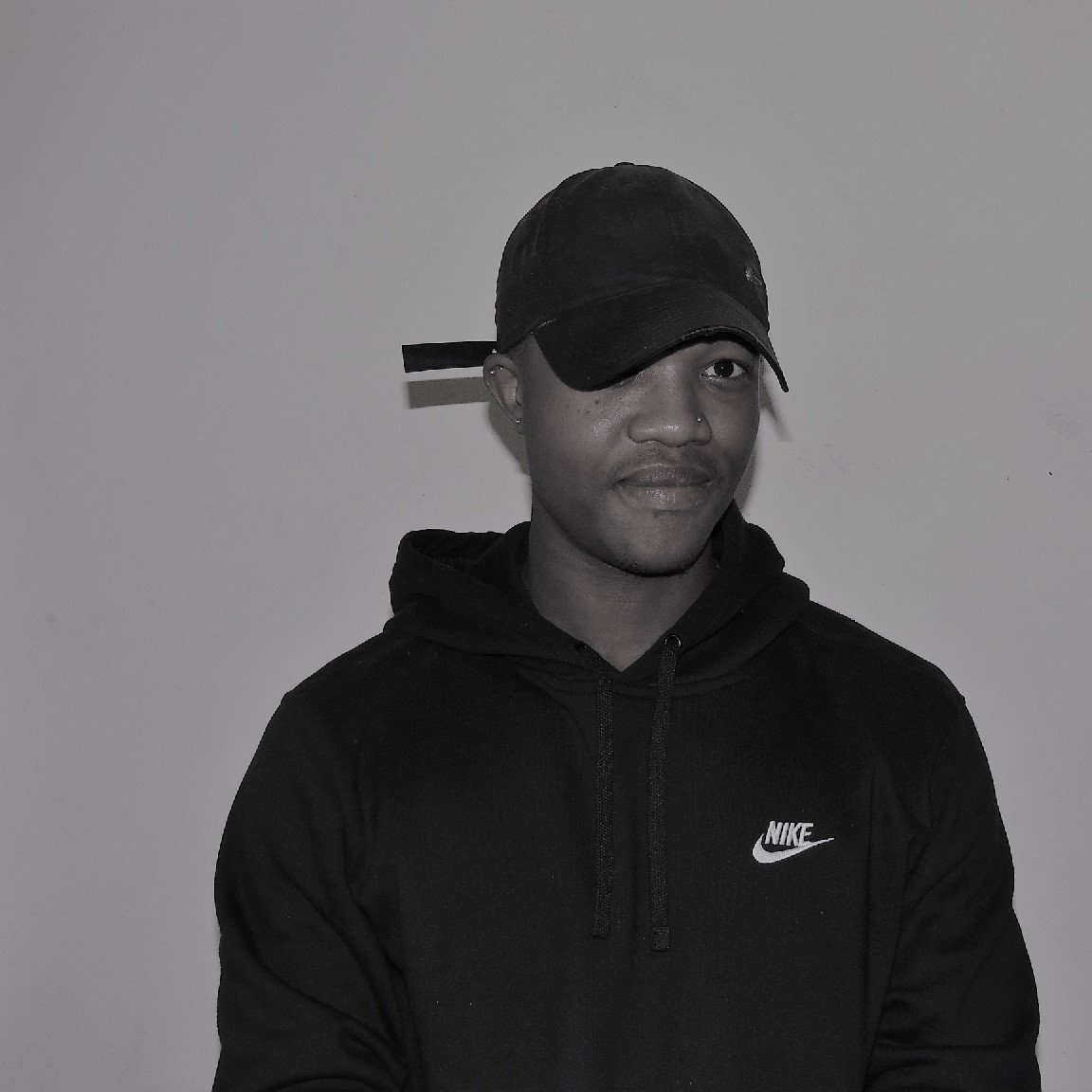 Outlaw. Obsessed with music. Economics student.