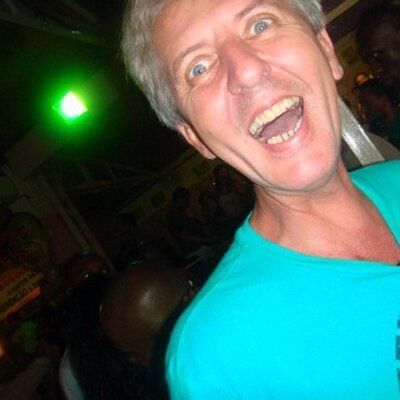 Qdo eu era criança queria brincar com humor.
50 anos depois eu quero brincar com humor.
Um VÉIO tentando passar um pouco de humor e bom humor.