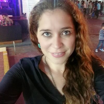 Alegre.. Sociable... Una persona muuuy feliz gracias a Dios! Trabajadora y si por que no tambien enojona jajaja