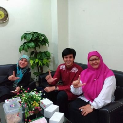 sitichaerijah's profile picture. Mengabdi di dunia pendidikan. Hasbunallah wa ni'mal wakil. Ni'mal maula wa ni'man nashiir. Cukuplah ALLAH jadi penolong. Dan ALLAH sebaik2 penolong.