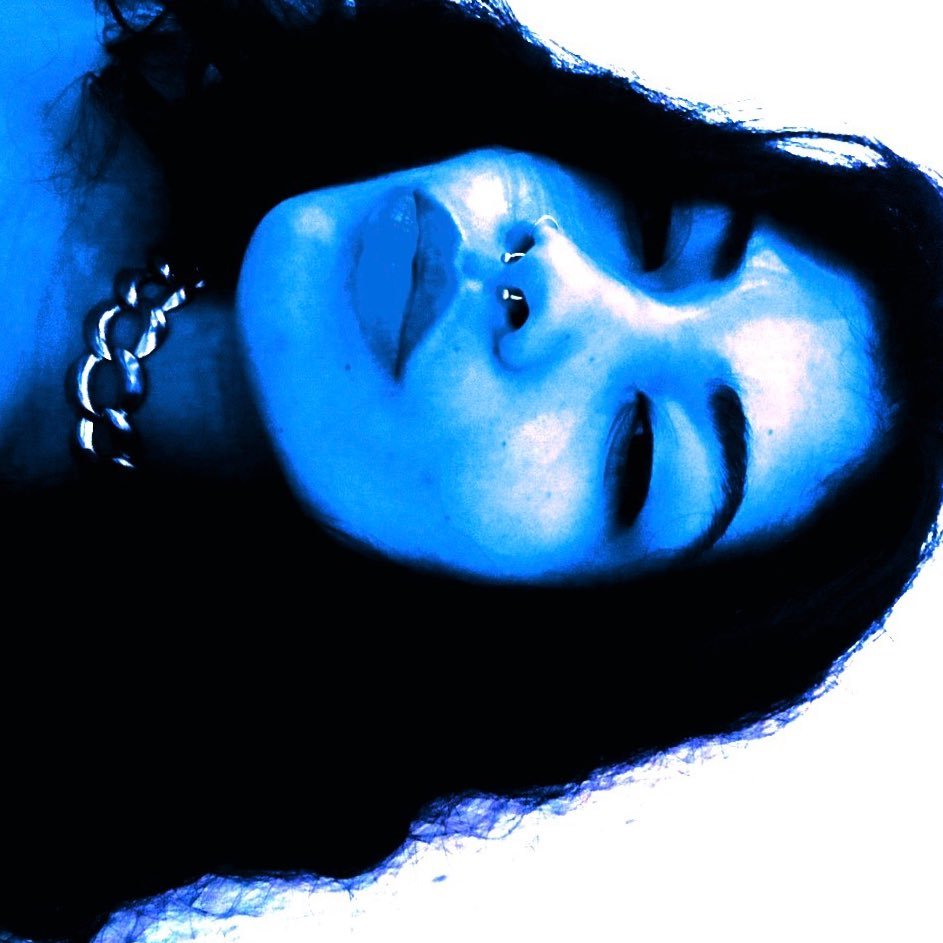 mortals) climb into each ness begin dizzily swingthings of speeds of theys&meets&swoops which now drop all dreamlike( (across! gold