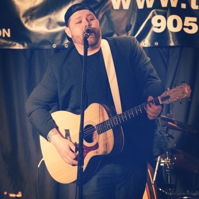 Hey guys and gals. Welcome to my twitter page. Here ya can stay up to date with what's going on. So give me a follow and let's get tweeting 😜