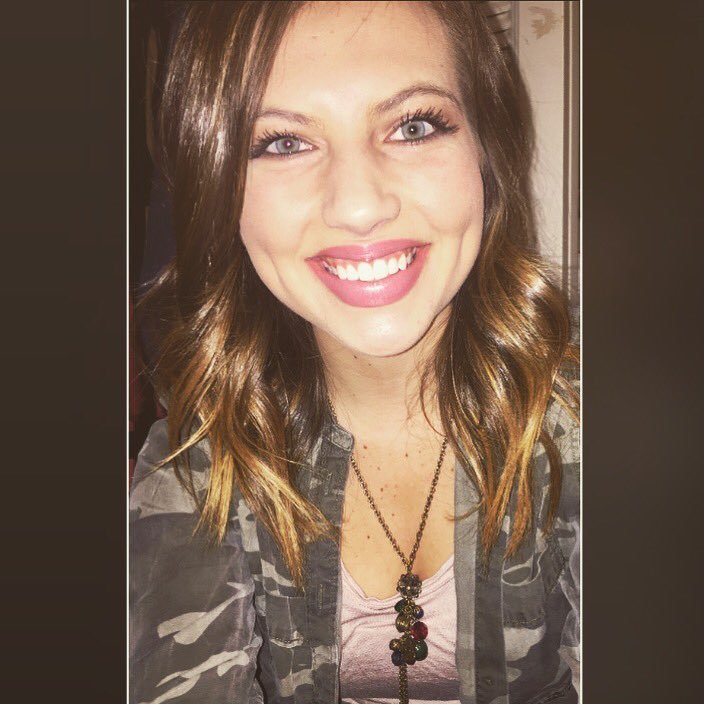 Callie_Shope's profile picture. God. Family. Friends.