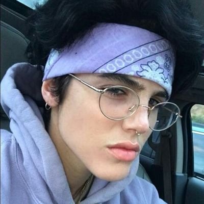 Wubba lubba dub dub!
pansexual|18| wouldn't you like to know whats in my pants